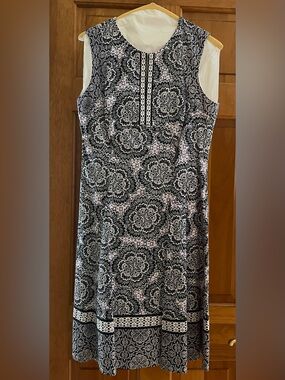 Maggy London Navy & Purple Floral Sleeveless Shift Dress